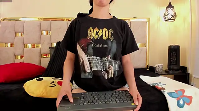 Snapshot of ttata_3 chatting on 02-14-25, 11:31 ttata 3 online show from 02-14-25, 11:31