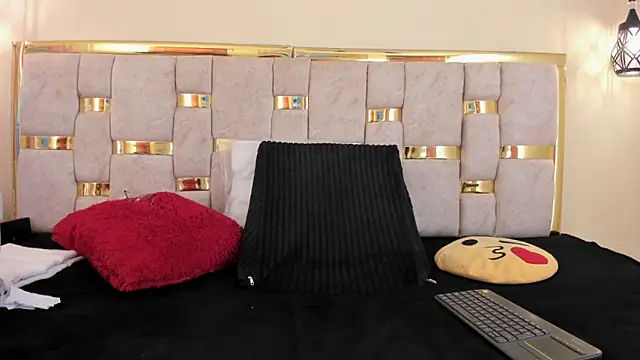 Snapshot of ttata_3 chatting on 11-19-25, 12:05 ttata 3 online show from 11-19-25, 12:05