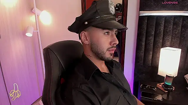 ItsMeEros online show from 10-19-25, 09:04