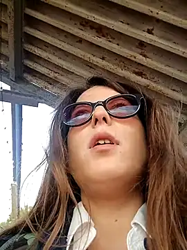 dolcehelena993 online show from 10-18-25, 08:15