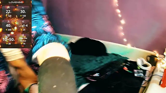 Snapshot of Littlepinkcat chatting on 01-14-25, 05:56 Littlepinkcat online show from 01-14-25, 05:56