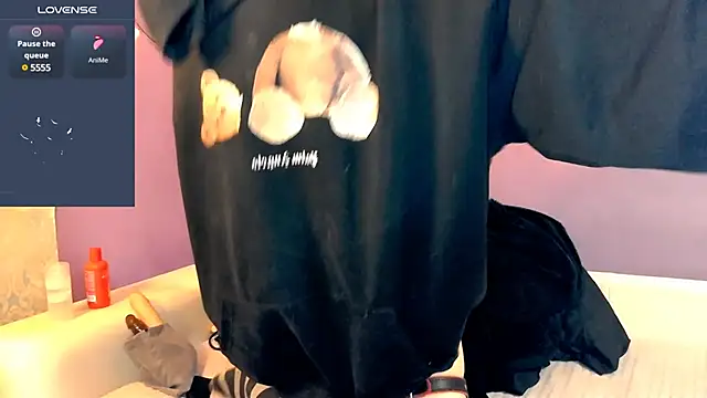 Snapshot of Littlepinkcat chatting on 02-01-25, 07:13 Littlepinkcat online show from 02-01-25, 07:13