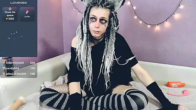 Snapshot of Littlepinkcat chatting on 02-13-25, 08:27 Littlepinkcat online show from 02-13-25, 08:27