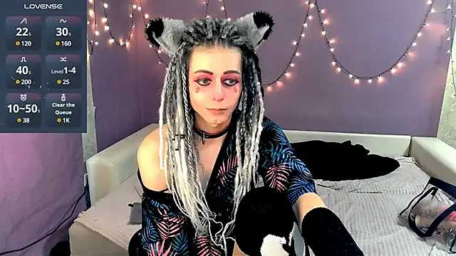 Snapshot of Littlepinkcat chatting on 02-16-25, 11:05 Littlepinkcat online show from 02-16-25, 11:05