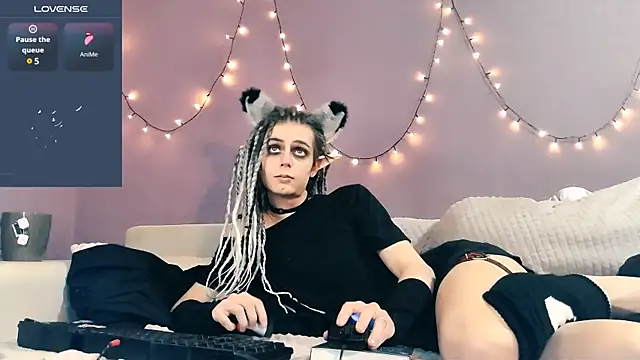 Snapshot of Littlepinkcat chatting on 02-23-25, 07:17 Littlepinkcat online show from 02-23-25, 07:17