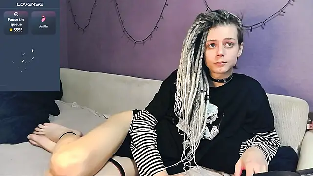 Snapshot of Littlepinkcat chatting on 03-22-25, 01:54 Littlepinkcat online show from 03-22-25, 01:54