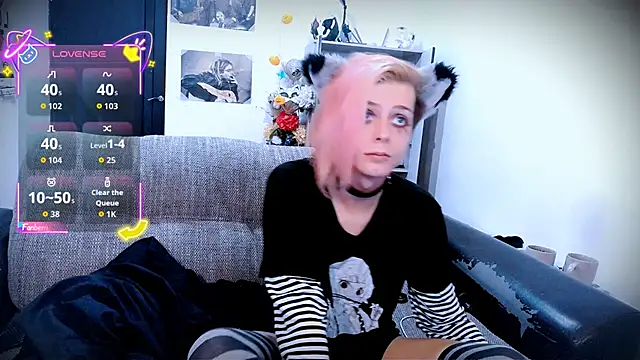 Snapshot of Littlepinkcat chatting on 09-30-25, 06:35 Littlepinkcat online show from 09-30-25, 06:35