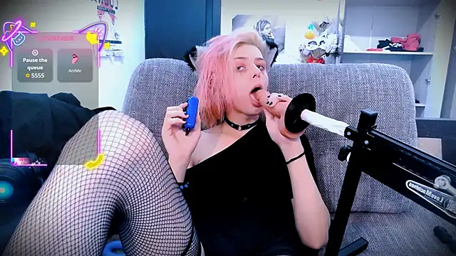 Snapshot of Littlepinkcat chatting on 10-02-25, 11:12 Littlepinkcat online show from 10-02-25, 11:12