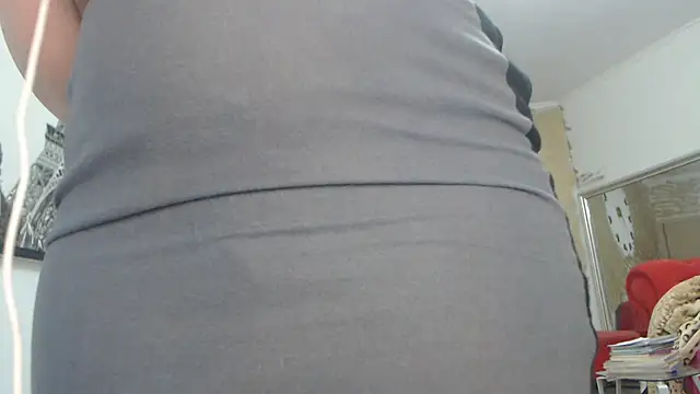 Snapshot of AnnaBellaLuckyXOXO chatting on 12-05-25, 12:58 AnnaBellaLuckyXOXO online show from 12-05-25, 12:58