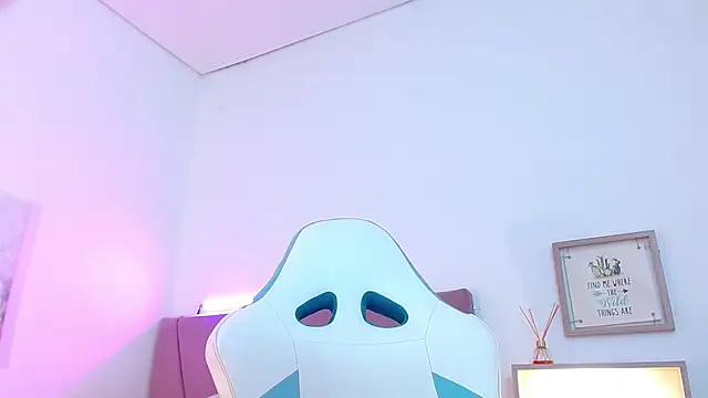 PIA STONE online show from 03-06-25, 07:54