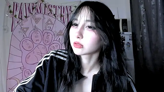Snapshot of Holy420lolii chatting on 05-02-26, 05:18 Holy420lolii online show from 05-02-26, 05:18