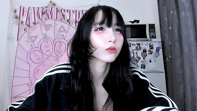 Snapshot of Holy420lolii chatting on 05-24-26, 02:44 Holy420lolii online show from 05-24-26, 02:44