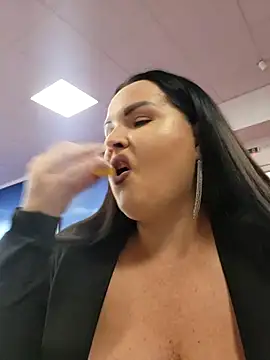 Snapshot of GeorgiaLerox chatting on 09-15-25, 11:43 GeorgiaLerox online show from 09-15-25, 11:43