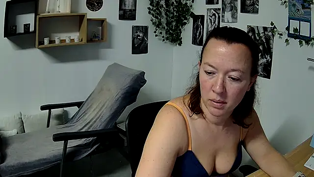 AnyaKreyxh online show from 01-15-25, 06:19