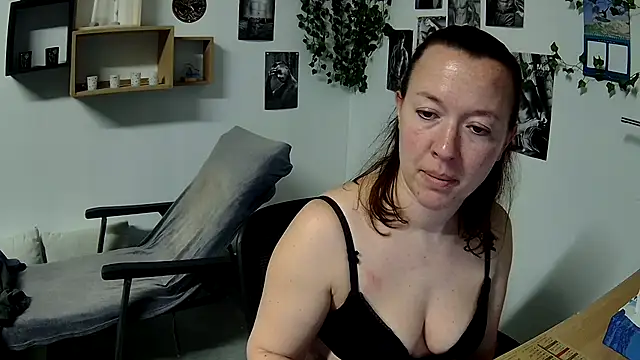 AnyaKreyxh online show from 03-03-25, 06:12