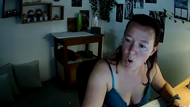 AnyaKreyxh online show from 10-19-25, 11:55