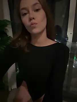 Snapshot of Meow_Sophie chatting on 02-23-25, 03:29 Meow Sophie online show from 02-23-25, 03:29