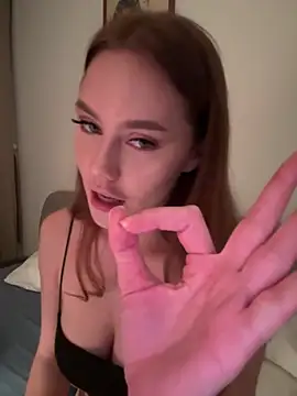 Snapshot of Meow_Sophie chatting on 09-21-25, 03:46 Meow Sophie online show from 09-21-25, 03:46