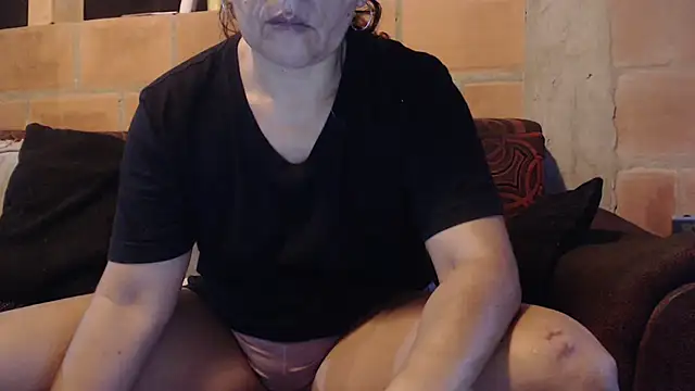 Snapshot of DevoraAmateur chatting on 02-20-25, 11:42 DevoraAmateur online show from 02-20-25, 11:42