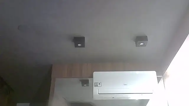 Skinny-Kitten online show from 11-17-25, 05:52