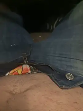 Snapshot of prekumstud chatting on 12-15-25, 04:28 prekumstud online show from 12-15-25, 04:28