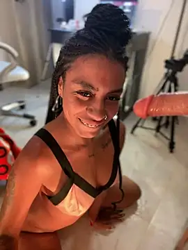 Snapshot of ATENEA_SEXXXY chatting on 02-13-25, 02:45 ATENEA SEXXXY online show from 02-13-25, 02:45