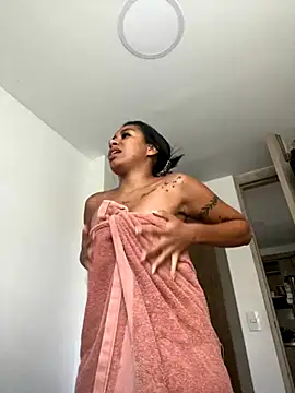 Snapshot of ATENEA_SEXXXY chatting on 10-18-25, 12:28 ATENEA SEXXXY online show from 10-18-25, 12:28