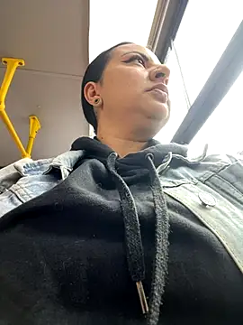 Abril Luv online show from 09-26-25, 12:09