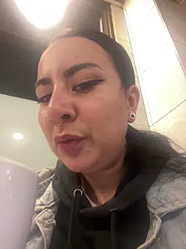 Abril Luv online show from 09-27-25, 12:15