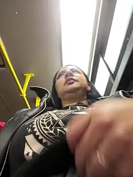 Abril Luv online show from 10-08-25, 12:52