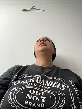 Abril Luv online show from 10-10-25, 02:16