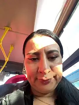 Abril Luv online show from 06-11-26, 12:14