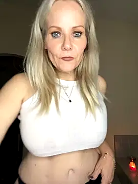 Sexual Lovable Doll online show from 11-15-25, 09:43