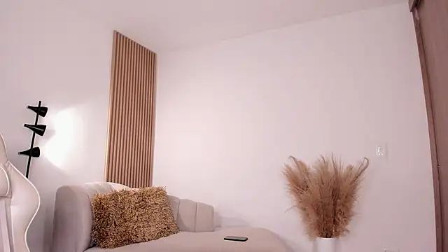 wandathompson  online show from 01-28-25, 05:14