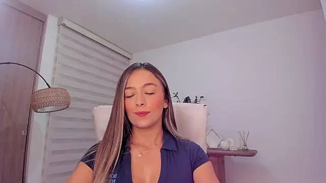 wandathompson  online show from 04-10-26, 10:09