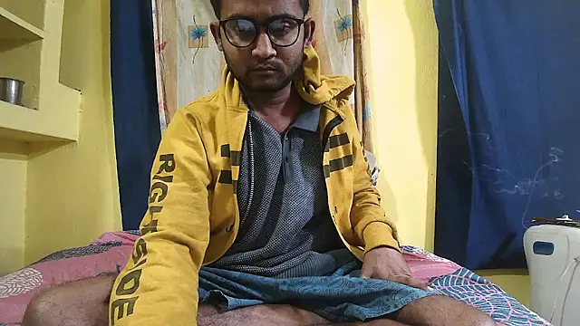 Snapshot of Cute_boy2000 chatting on 01-06-25, 12:48 Cute boy2000 online show from 01-06-25, 12:48