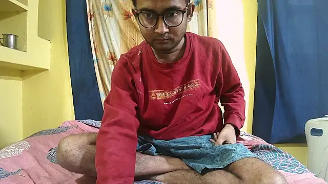 Snapshot of Cute_boy2000 chatting on 01-16-25, 01:58 Cute boy2000 online show from 01-16-25, 01:58