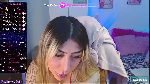 Snapshot of Martina_Dash chatting on 10-28-25, 11:14 Martina Dash online show from 10-28-25, 11:14