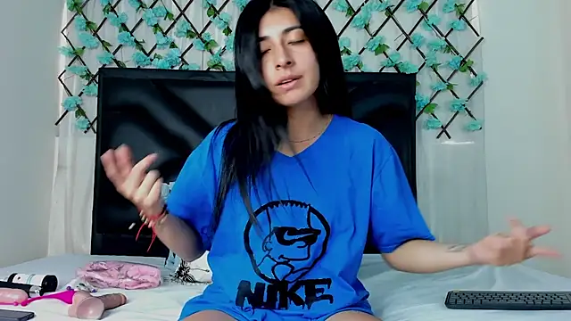 EmmaWilliamss online show from 01-31-25, 03:33