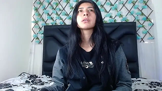 EmmaWilliamss online show from 12-20-25, 04:14