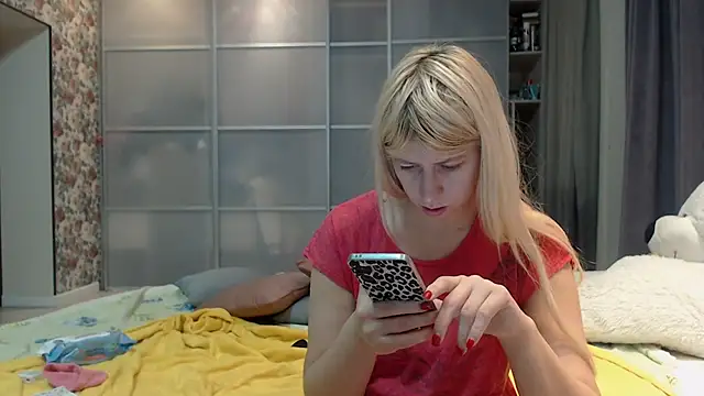 KyliePag online show from 12-15-25, 07:45