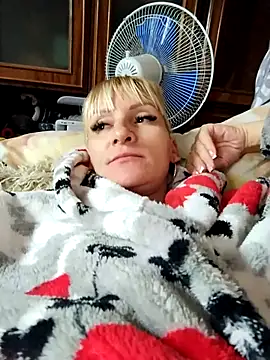 Snapshot of ulika1989 chatting on 10-12-25, 11:42 ulika1989 online show from 10-12-25, 11:42