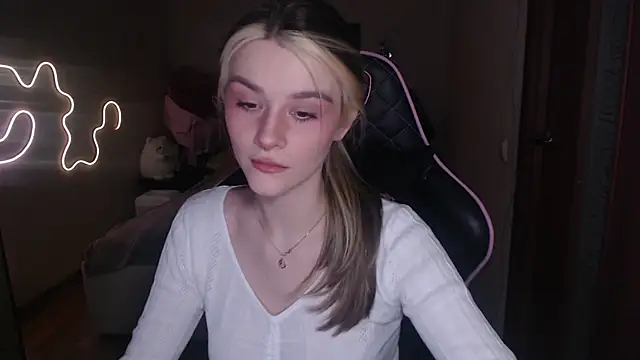 Snapshot of jeann_elsaa chatting on 01-26-25, 12:58 jeann elsaa online show from 01-26-25, 12:58