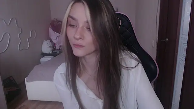 Snapshot of jeann_elsaa chatting on 03-09-25, 08:18 jeann elsaa online show from 03-09-25, 08:18