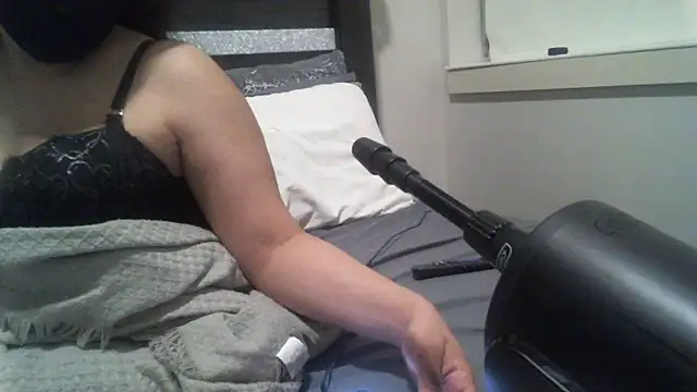 Snapshot of lofibunni chatting on 02-22-26, 11:36 lofibunni online show from 02-22-26, 11:36