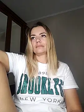 KrissSexi online show from 10-06-25, 02:31