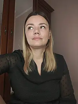 KrissSexi online show from 10-30-25, 05:53