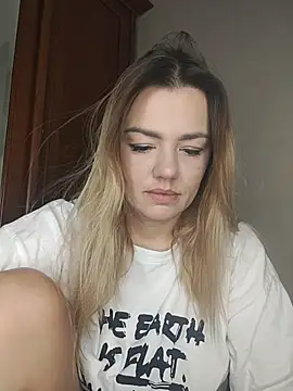 KrissSexi online show from 12-18-25, 04:40