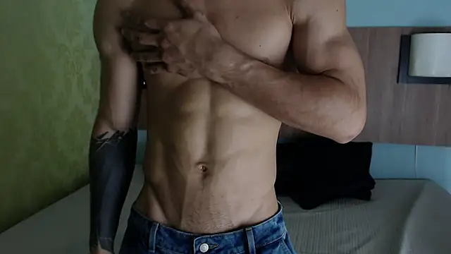 Snapshot of AlbertBernal69 chatting on 02-08-25, 06:01 AlbertBernal69 online show from 02-08-25, 06:01