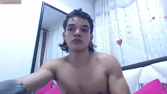 Snapshot of AlbertBernal69 chatting on 02-28-25, 02:42 AlbertBernal69 online show from 02-28-25, 02:42